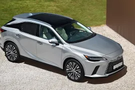 Lexus RX-450h+ AWD 2.5 16V Aut. (Híbrido) 2025 – Foto Aérea · Foto: Lexus