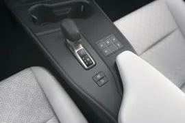 Lexus UX-300h 2.0 16V Aut. (Híbrido) 2025 – Câmbio · Foto: Lexus