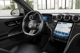 Mercedes-Benz C200 AMG Line 1.5 2026 – Volante · Foto: Mercedes-Benz