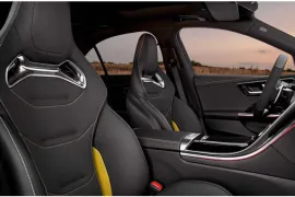 Mercedes-Benz C-63 AMG S E Performance Aut.(Híbrido) 2025 – Bancos da Frente · Foto: Mercedes-Benz