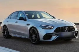 Mercedes-Benz C-63 AMG S E Performance Aut.(Híbrido) 2025 – Diagonal Frontal · Foto: Mercedes-Benz