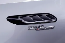 Mercedes-Benz C-63 AMG S E Perf. F1 Ed. Aut.(Híbrido) 2024 – Emblema · Foto: Mercedes-Benz