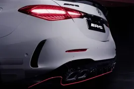 Mercedes-Benz C-63 AMG S E Perf. F1 Ed. Aut.(Híbrido) 2024 – Lanterna · Foto: Mercedes-Benz