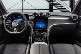 Mercedes-Benz GLC-63 S AMG E Perf. Coupe 2.0 Aut (Híb) 2025 – Painel · Foto: Mercedes-Benz