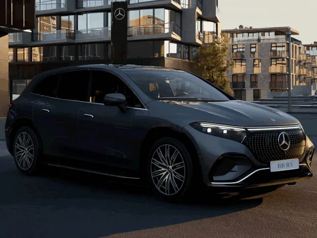 Mercedes-Benz EQS 450 SUV 4MATIC ( Elétrico) 2024 – Diagonal Frontal · Foto: Mercedes-Benz