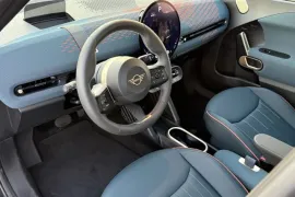 Mini Aceman SE (Elétrico) 2025 – Interior · Foto: Divulgação