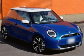 Mini COOPER SE 3p (Elétrico) 2024 – Diagonal Frontal · Foto: MINI