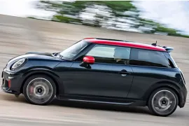 Mini Cooper John Works 2.0 2026 – Lateral · Foto: MINI