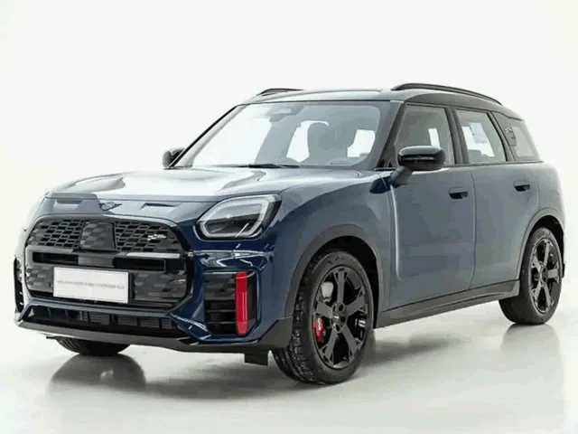 Mini COOPER Country. John W. ALL4 Exclu. 2.0 TB. Aut 2027 – Diagonal Frontal · Foto: Divulgação