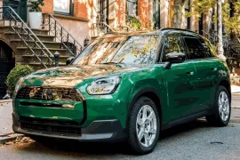 Mini COOPER Country. SE ALL4 Excl. (Elétrico) 2025 – Diagonal Frontal · Foto: MINI
