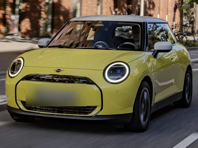 Mini COOPER E 3p (Elétrico) 2024 – Diagonal Frontal · Foto: MINI