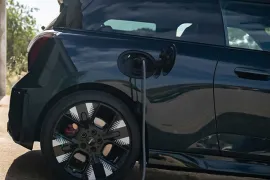 Mini COOPER John Works E 3p 2025 – Detalhe Externo · Foto: MINI