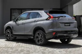 Mitsubishi Eclipse Cross HPE-S Black 1.5 16V AWC TB 165cv Aut 2027 – Diagonal Traseira · Foto: Mitsubishi