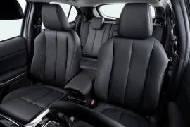 Mitsubishi Eclipse Cross HPE 1.5 2026 – Bancos da Frente · Foto: Mitsubishi Motors