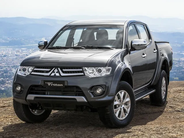 Mitsubishi L200 Triton HLS Chrome Edition 2.4 Flex 2016