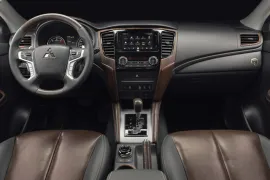 Mitsubishi L200 Tri. S.Terra HPE-S 2.4 4x4 Die. Aut 2025 – Painel · Foto: Mitsubishi