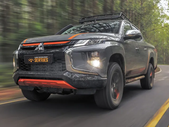 Mitsubishi L200 Triton S HPE SERTOES 2.4 CD Dies 2024 – Diagonal Frontal · Foto: Mitsubishi