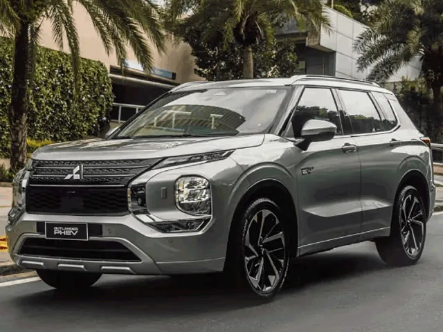Mitsubishi OUTLANDER HPE-S 2.4 4x4 Aut (Híbrido) 2026 – Diagonal Frontal · Foto: Mitsubishi