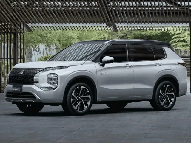 Mitsubishi OUTLANDER Signature 2.4 4x4 Aut (Híb) 2026 – Diagonal Frontal · Foto: Mitsubishi