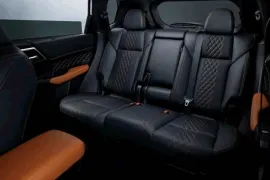 Mitsubishi OUTLANDER Signature 2.4 4x4 Aut (Híb) 2026 – Bancos de Trás · Foto: Mitsubishi