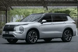 Mitsubishi OUTLANDER Signature 2.4 4x4 Aut (Híb) 2026 – Diagonal Frontal · Foto: Mitsubishi