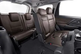 Mitsubishi Pajero Sport Le.Black 2.4 4x4 (Die) Aut 2024 – Bancos de Trás · Foto: Mitsubishi