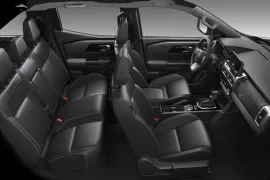 Mitsubishi Triton HPE-S 2.4 CD 4x4 TB Diesel Aut 2025 – Bancos de Trás · Foto: Mitsubishi