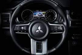 Mitsubishi Triton HPE-S 2.4 CD 4x4 TB Diesel Aut 2025 – Volante · Foto: Mitsubishi
