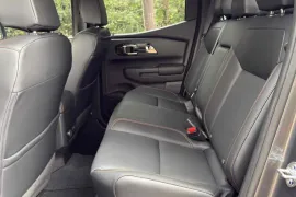 Mitsubishi Triton SR80 2.4 CD 4x4 TB Aut 2026 – Bancos de Trás · Foto: Divulgação