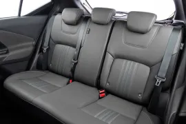 Nissan Kait Exclusive 1.6 16v Aut 2027 – Bancos de Trás · Foto: Nissan