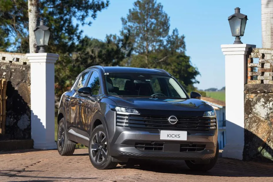 Nissan KICKS Advance 1.0 Turbo Flex Aut 2026 – Diagonal Frontal · Foto: Nissan