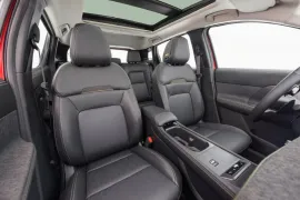 Nissan KICKS Platinum 1.0 Turbo Flex Aut 2026 – Bancos da Frente · Foto: Nissan