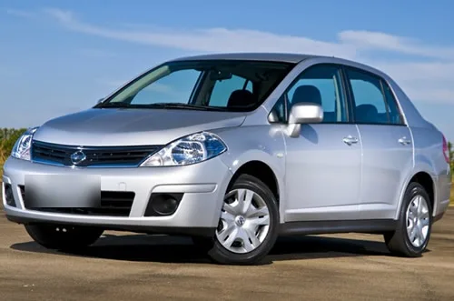 Nissan Tiida Sedan 1.8 2011