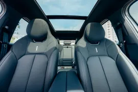 Omoda 7 Luxury 1.5 TB FWD 2026 – Bancos da Frente · Foto: Omoda