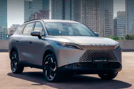 Omoda 7 Prestige 1.5 TB FWD 2027 – Diagonal Frontal · Foto: Omoda