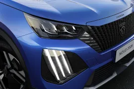 Peugeot 2008 Allure 1.0 Turbo 200 5p Aut 2026 – Farol · Foto: Peugeot
