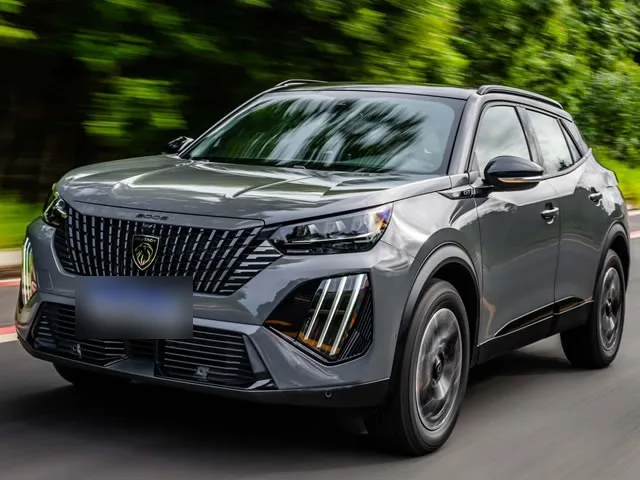 Peugeot 2008 GT 1.0 Turbo Flex 5p Aut 2025 – Diagonal Frontal · Foto: Peugeot
