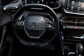 Peugeot 2008 GT 1.0 Turbo Flex 5p Aut 2025 – Painel · Foto: Peugeot