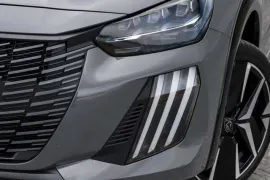 Peugeot 208 GT 1.0 Turbo 200 5p Aut 2026 – Farol · Foto: Peugeot
