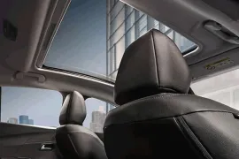 Peugeot 208 Allure 1.0 Turbo 2025 – Detalhe Interno · Foto: Peugeot