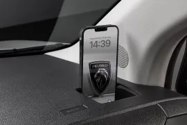 Peugeot Expert Cargo 1.5 Turbo 2025 – Detalhe Interno · Foto: Peugeot
