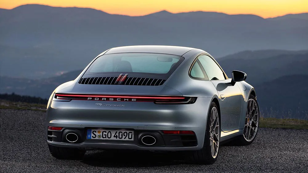 Porsche 911 Carrera 4S 3.0 2024 – Diagonal Traseira · Foto: Porsche