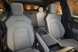 Porsche Cayenne Coupe 2026 – Bancos da Frente · Foto: Porsche