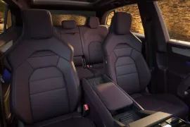 Porsche Cayenne S Coupe 2026 – Bancos da Frente · Foto: Porsche