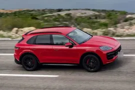 Porsche Cayenne GTS 4.0 500cv 2025 – Em Movimento · Foto: Porsche