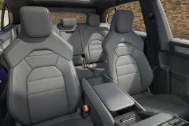 Porsche Cayenne S 2026 – Bancos da Frente · Foto: Porsche