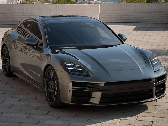 Porsche Panamera Turbo S E-Hybrid 4.0 V8 2025 – Diagonal Frontal · Foto: Porsche