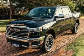 RAM 1500 LARAMIE 3.0 CD BI-TB 4x4 Aut 2025 – Diagonal Frontal · Foto: Ram