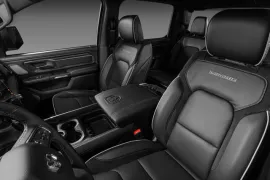 RAM 1500 LARAM. NIGHT ED. BI-TB 3.0 4x4 Aut 2025 – Bancos da Frente · Foto: Ram
