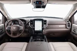 RAM 2500 Laie 6.7 2025 – Interior · Foto: Ram